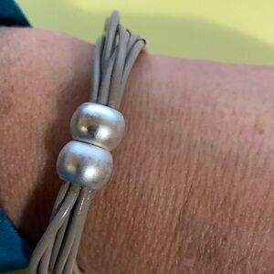 Beautiful bracelet magnetic closure
